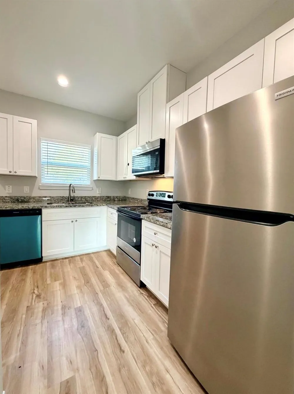 502 S Ross Sterling #B Anahuac, TX 77514