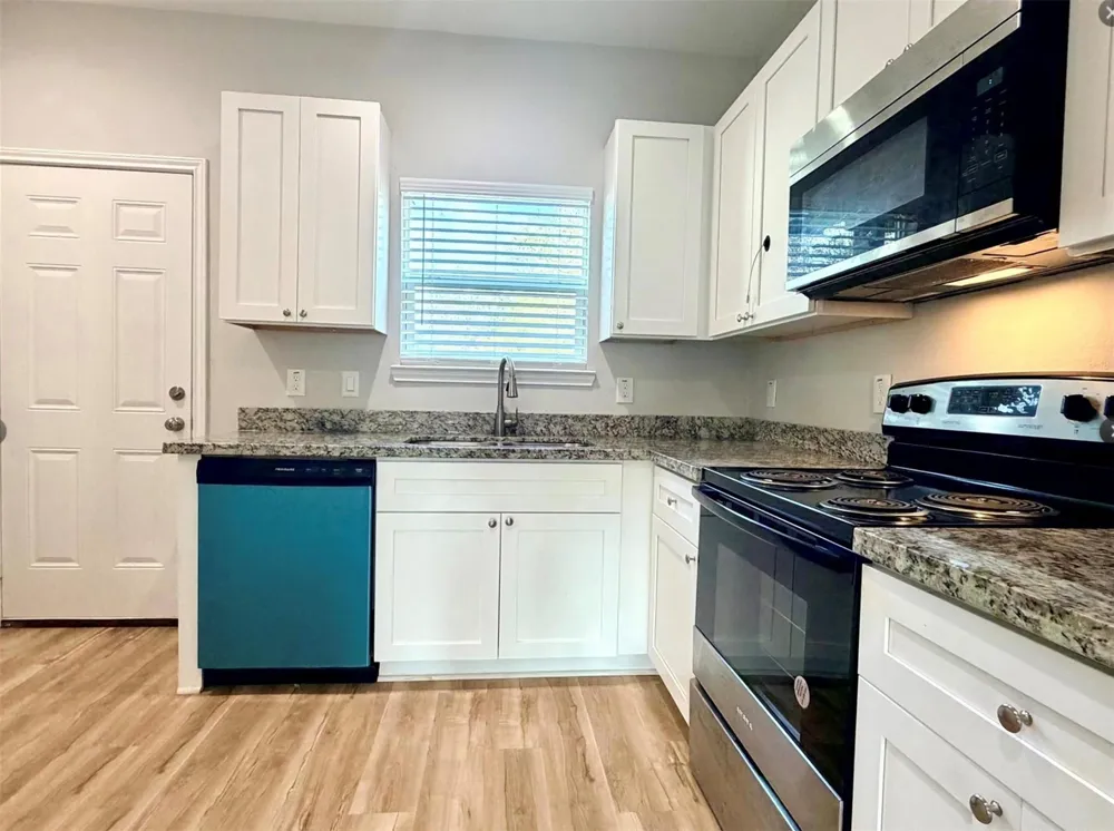 502 S Ross Sterling #B Anahuac, TX 77514