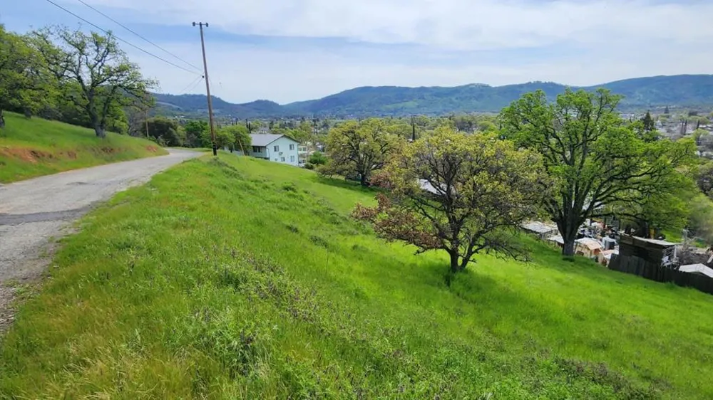 12761 Lakeview Drive Clearlake Oaks, CA 95423
