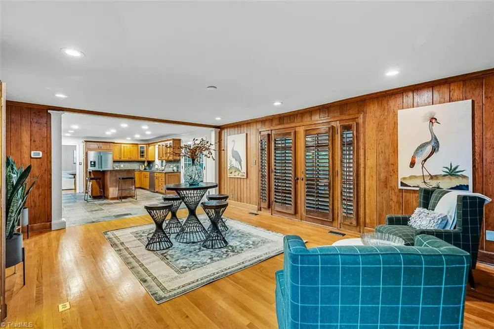 52 Dogwood Acres Drive Chapel Hill, NC 27516