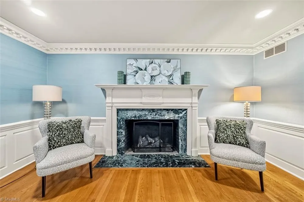 52 Dogwood Acres Drive Chapel Hill, NC 27516