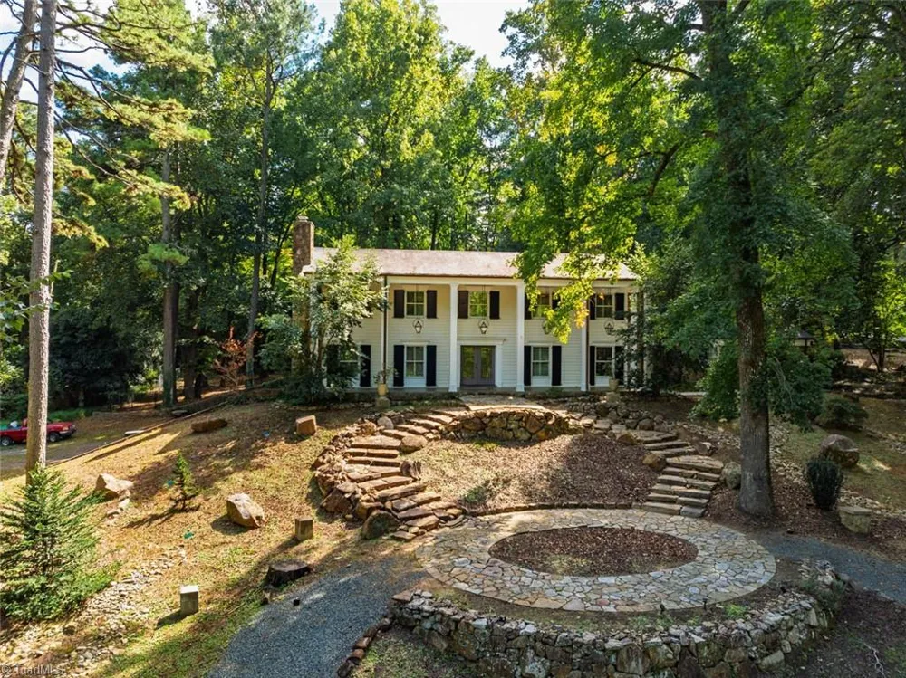 52 Dogwood Acres Drive Chapel Hill, NC 27516