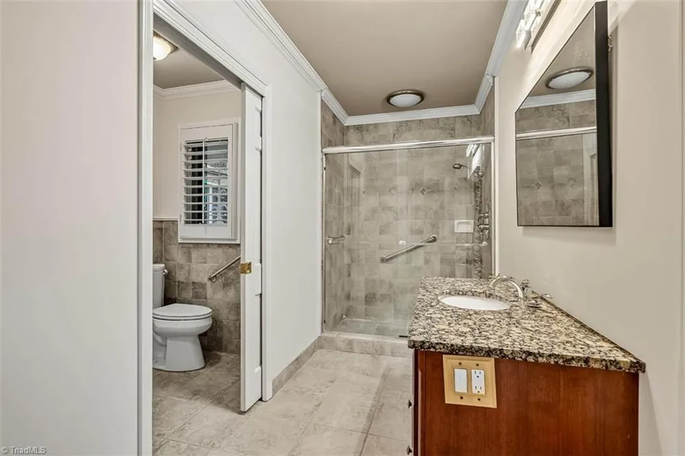52 Dogwood Acres Drive Chapel Hill, NC 27516