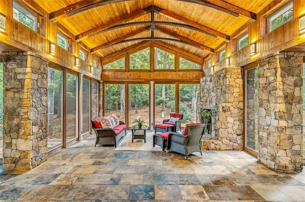 52 Dogwood Acres Drive Chapel Hill, NC 27516