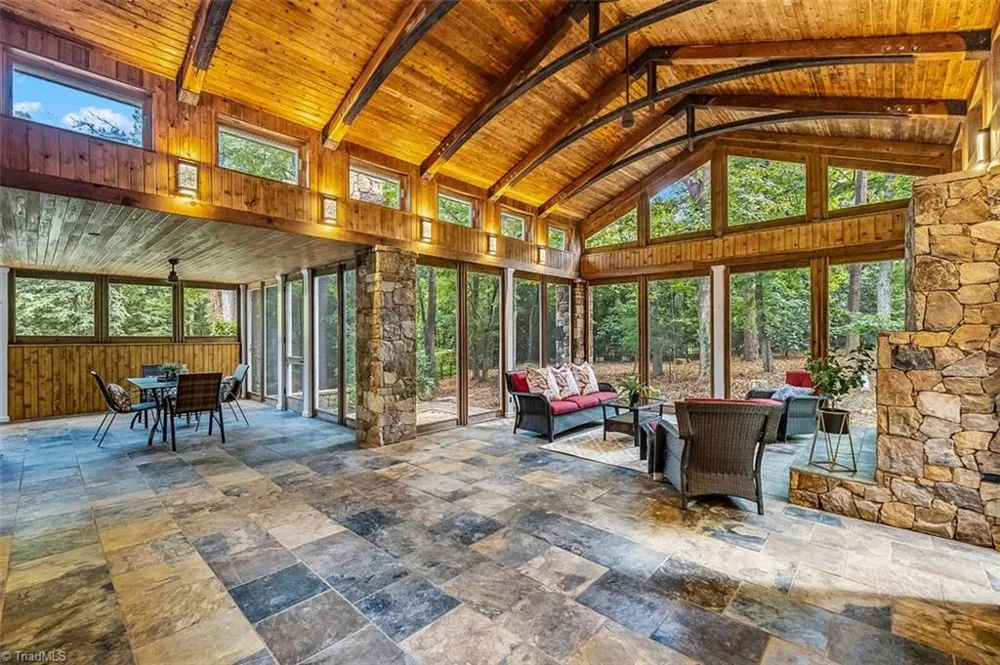 52 Dogwood Acres Drive Chapel Hill, NC 27516