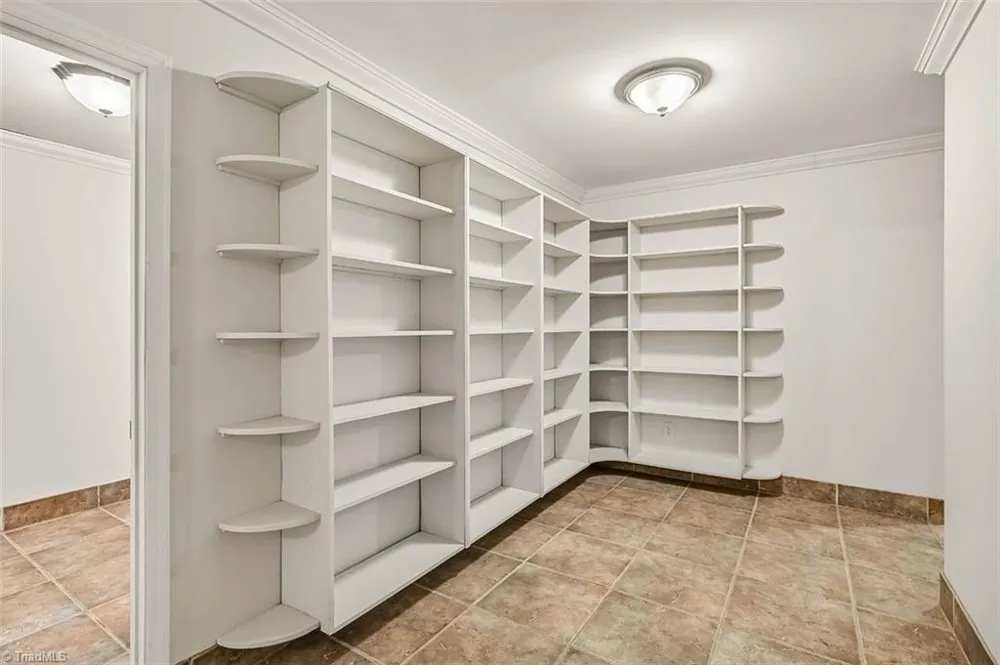 52 Dogwood Acres Drive Chapel Hill, NC 27516