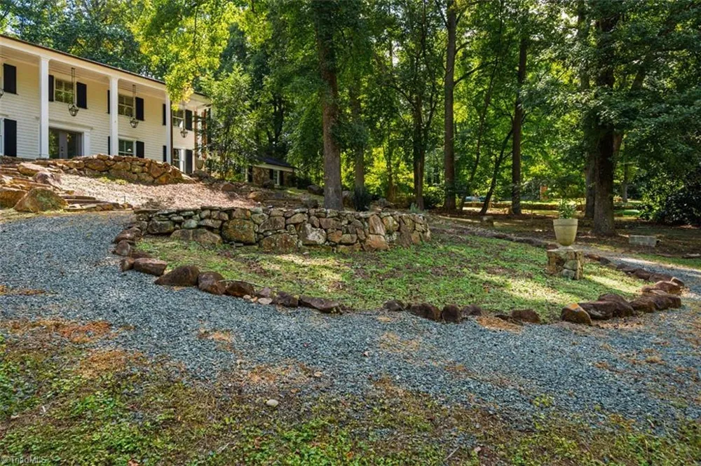 52 Dogwood Acres Drive Chapel Hill, NC 27516