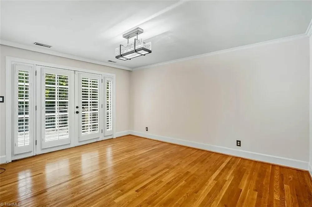 52 Dogwood Acres Drive Chapel Hill, NC 27516