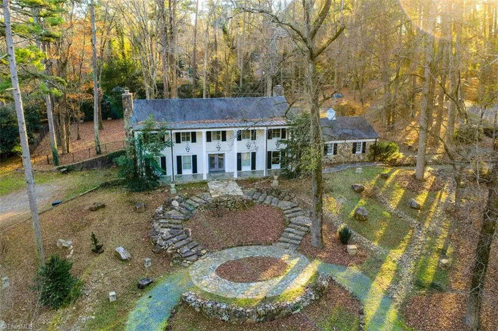 52 Dogwood Acres Drive Chapel Hill, NC 27516