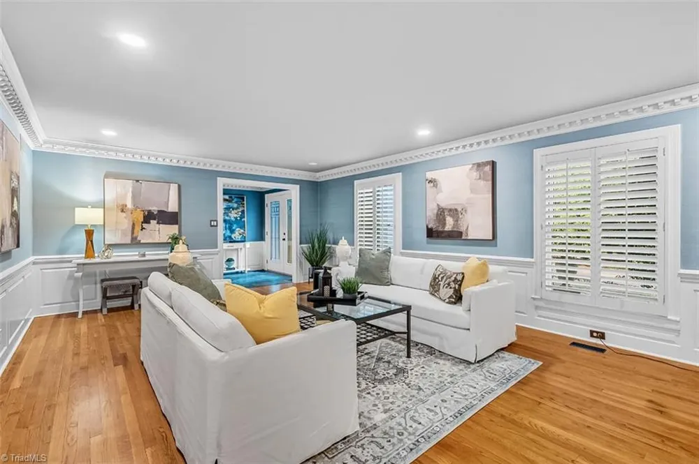 52 Dogwood Acres Drive Chapel Hill, NC 27516