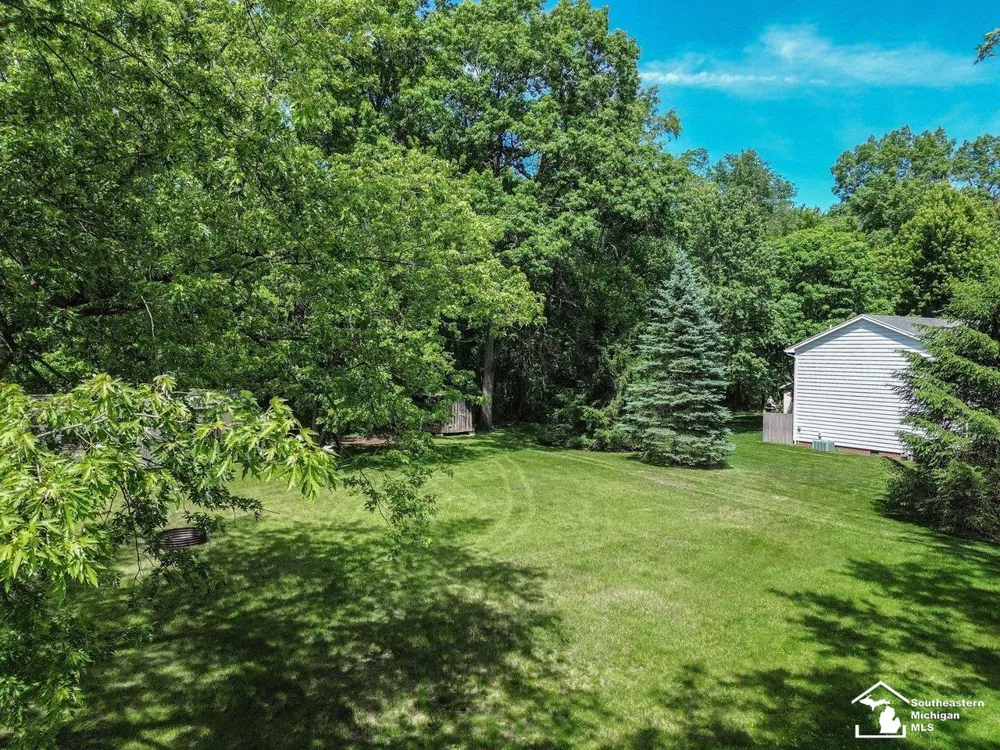 Linzie Drive Bedford Township, MI 48144