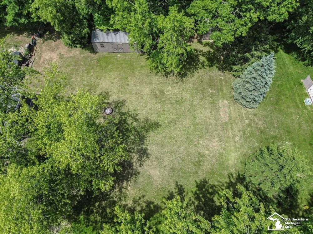 Linzie Drive Bedford Township, MI 48144