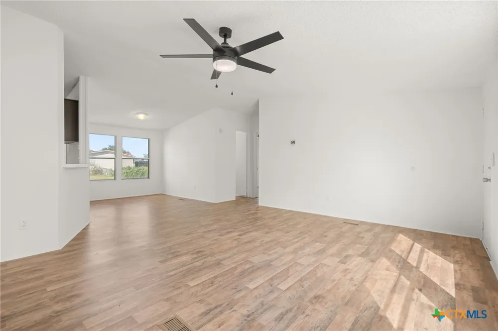 152 Hillside Drive Troy, TX 76579