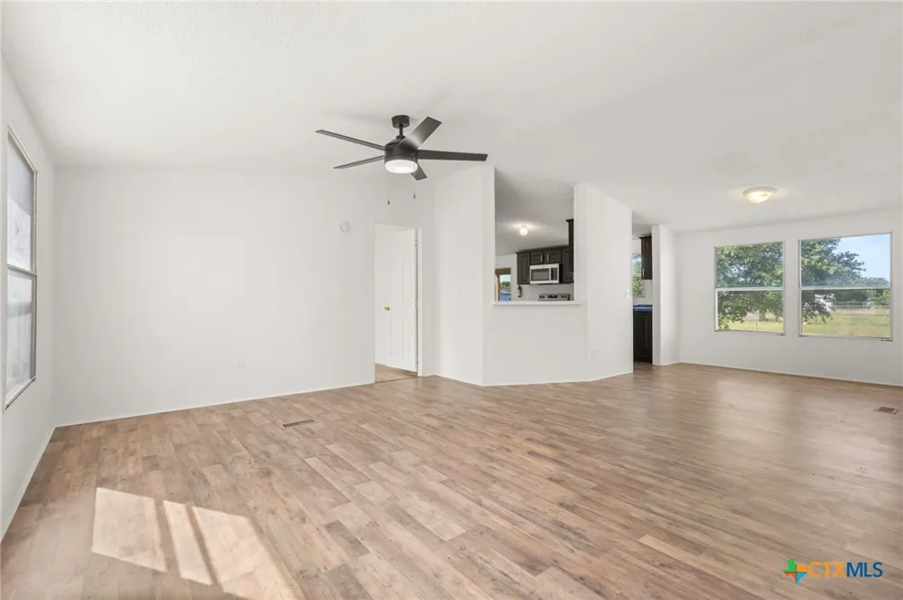 152 Hillside Drive Troy, TX 76579
