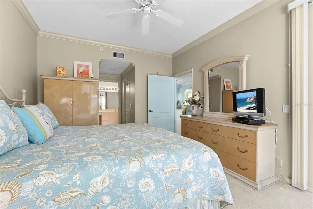9550 HIGH GATE DRIVE #1515 Sarasota, FL 34238