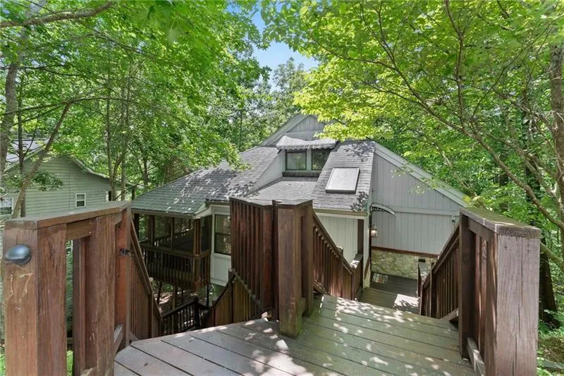 17 Dach Bruecke Gasse Helen, GA 30545