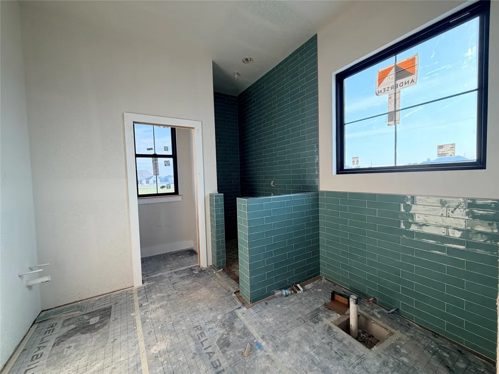 Monarch Court Poolville, TX 76487
