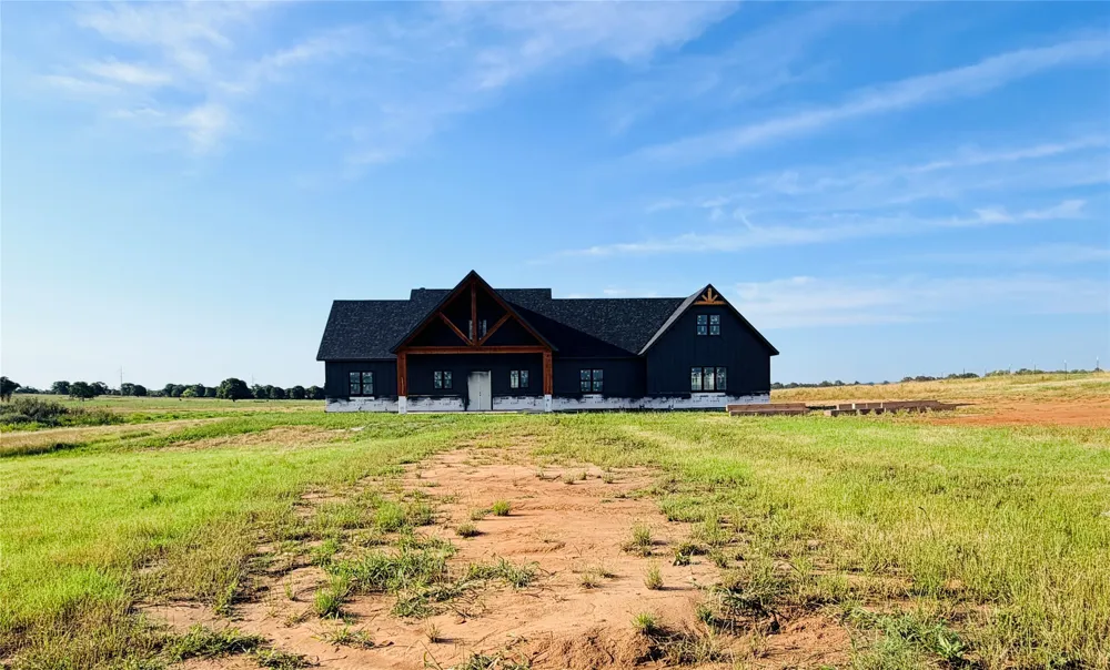 Monarch Court Poolville, TX 76487