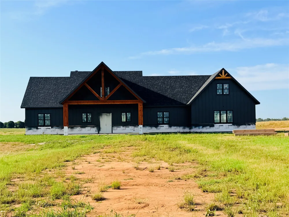 Monarch Court Poolville, TX 76487