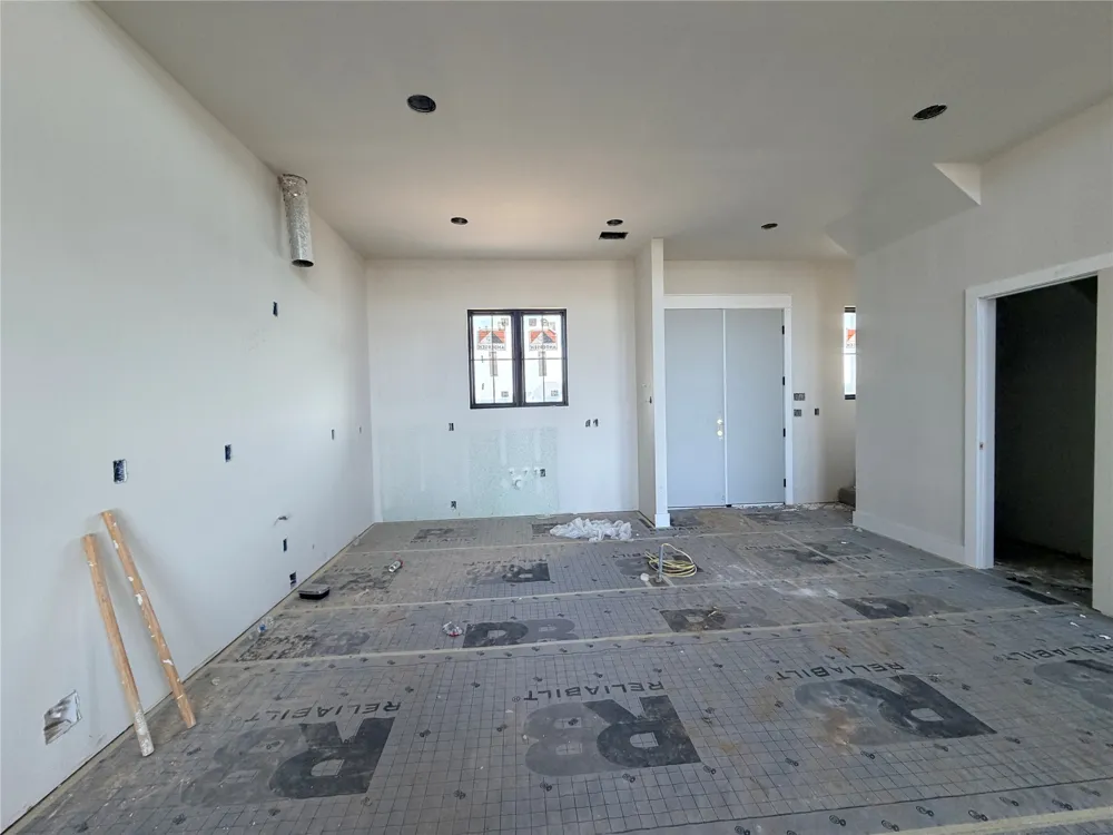 Monarch Court Poolville, TX 76487