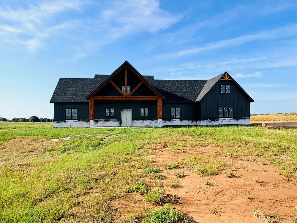Monarch Court Poolville, TX 76487