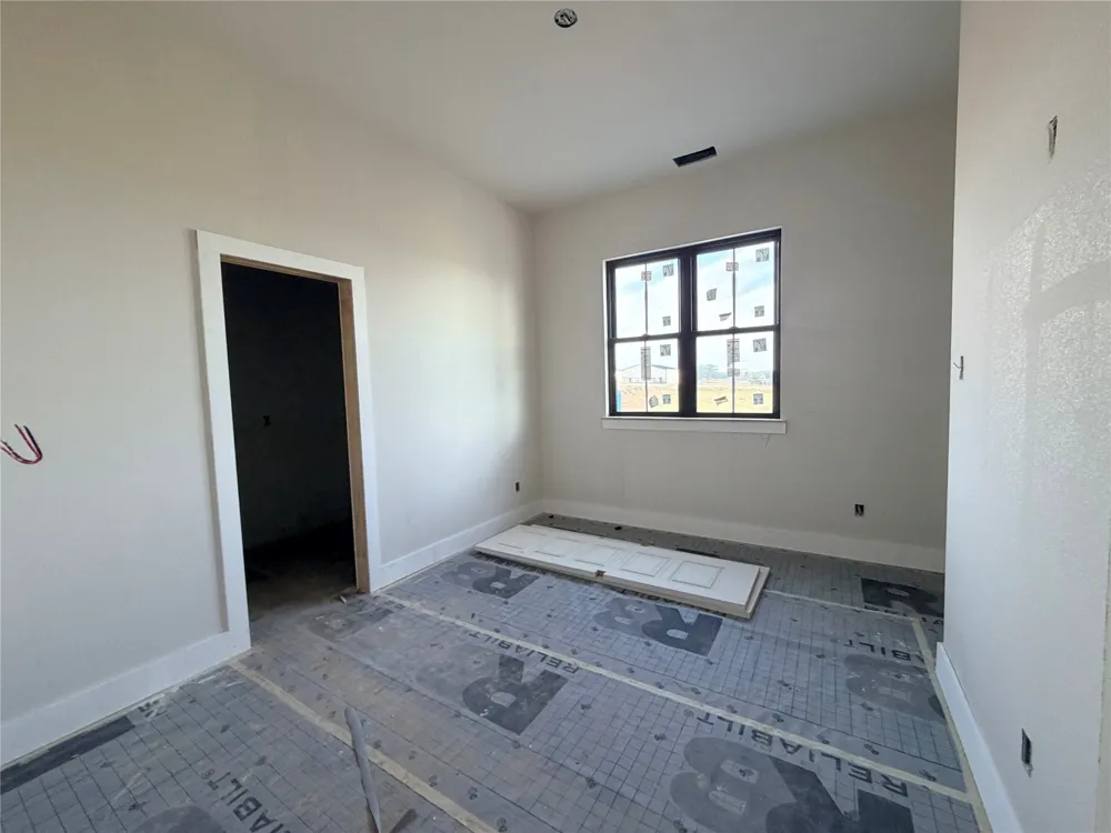 Monarch Court Poolville, TX 76487