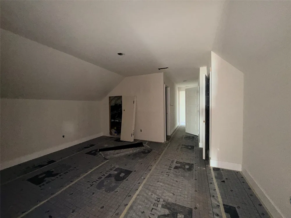 Monarch Court Poolville, TX 76487