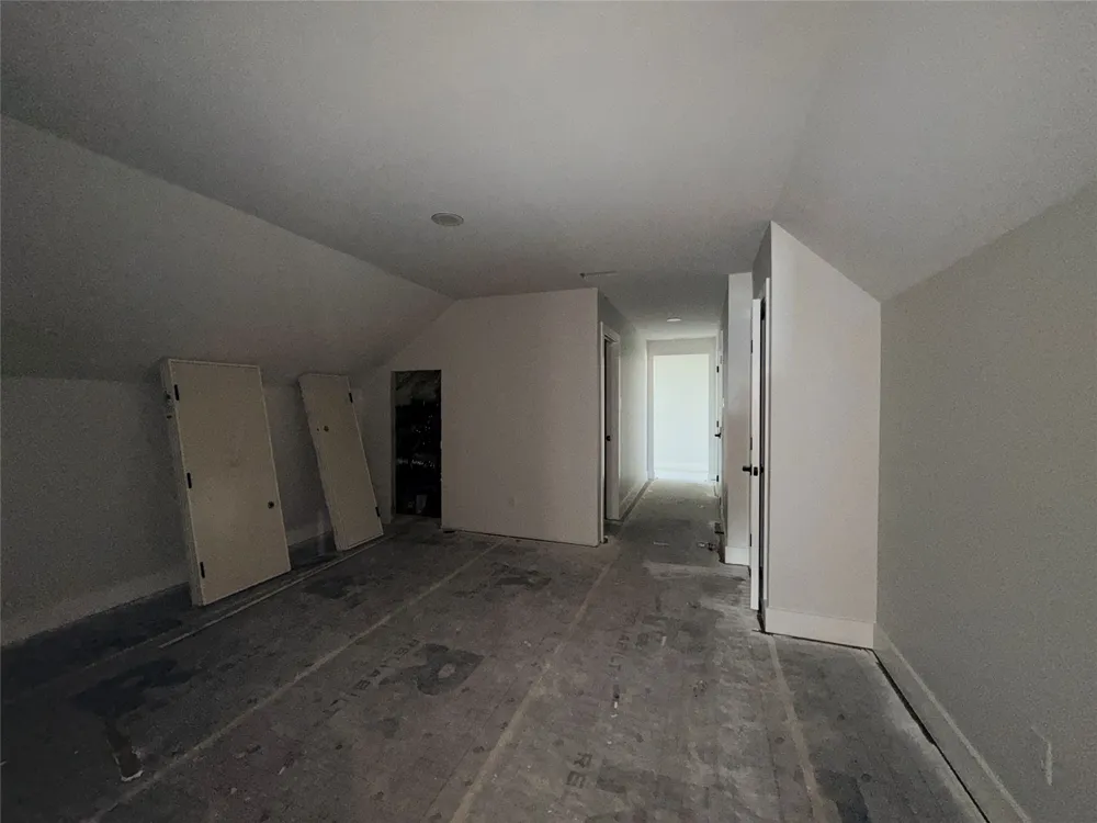 Monarch Court Poolville, TX 76487