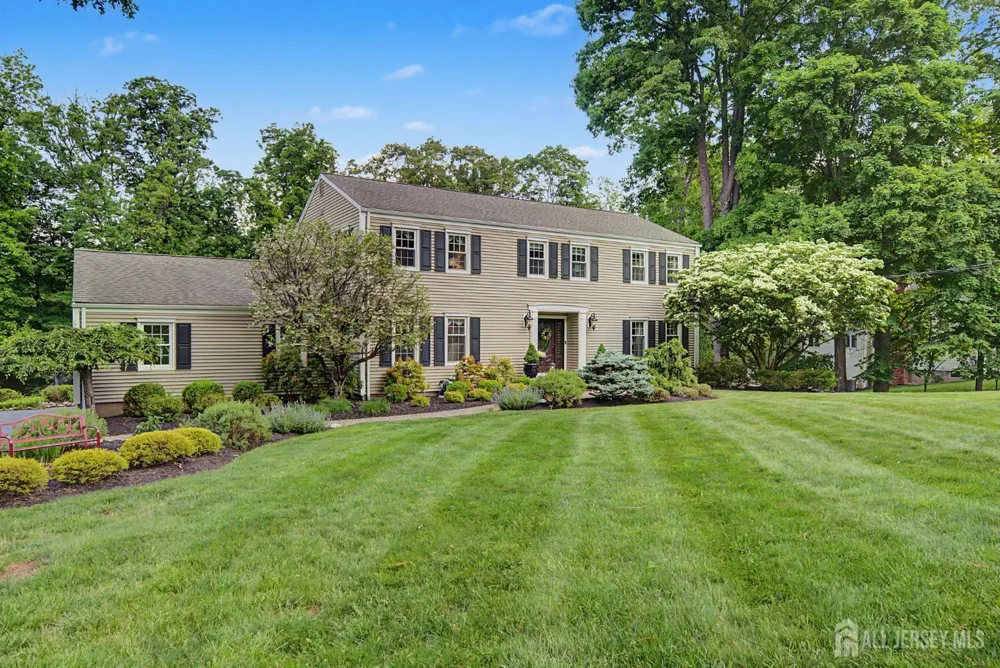 13 MABRO DRIVE