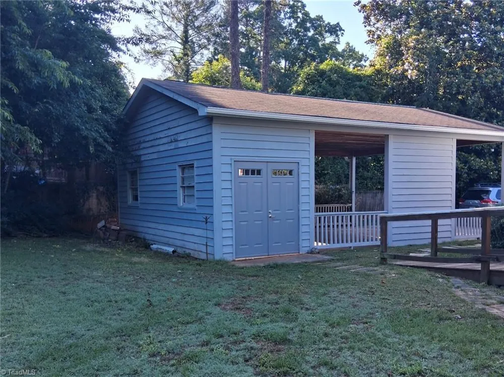 906 Childress Drive Martinsville, VA 24112