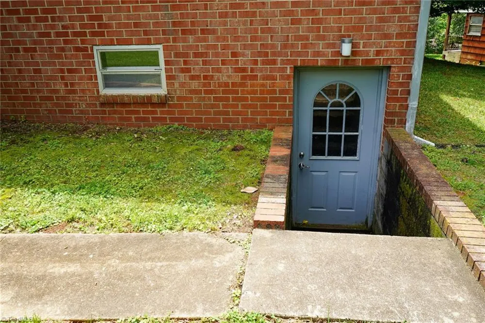 906 Childress Drive Martinsville, VA 24112