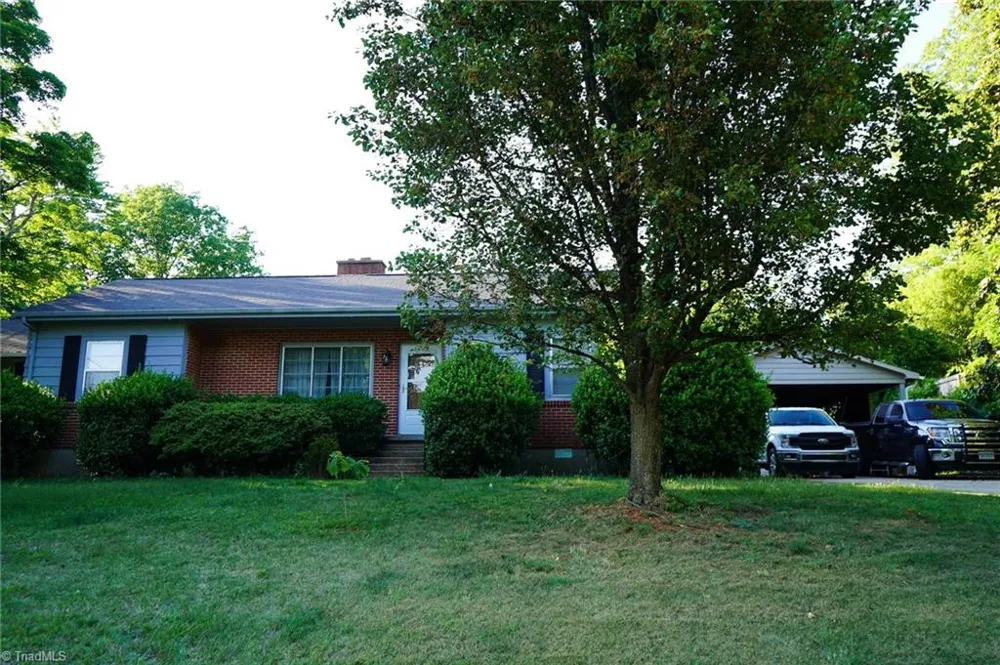 906 Childress Drive Martinsville, VA 24112
