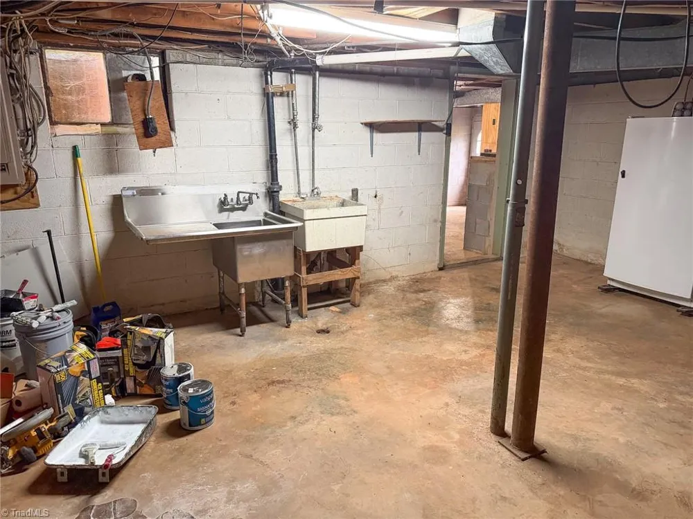 906 Childress Drive Martinsville, VA 24112