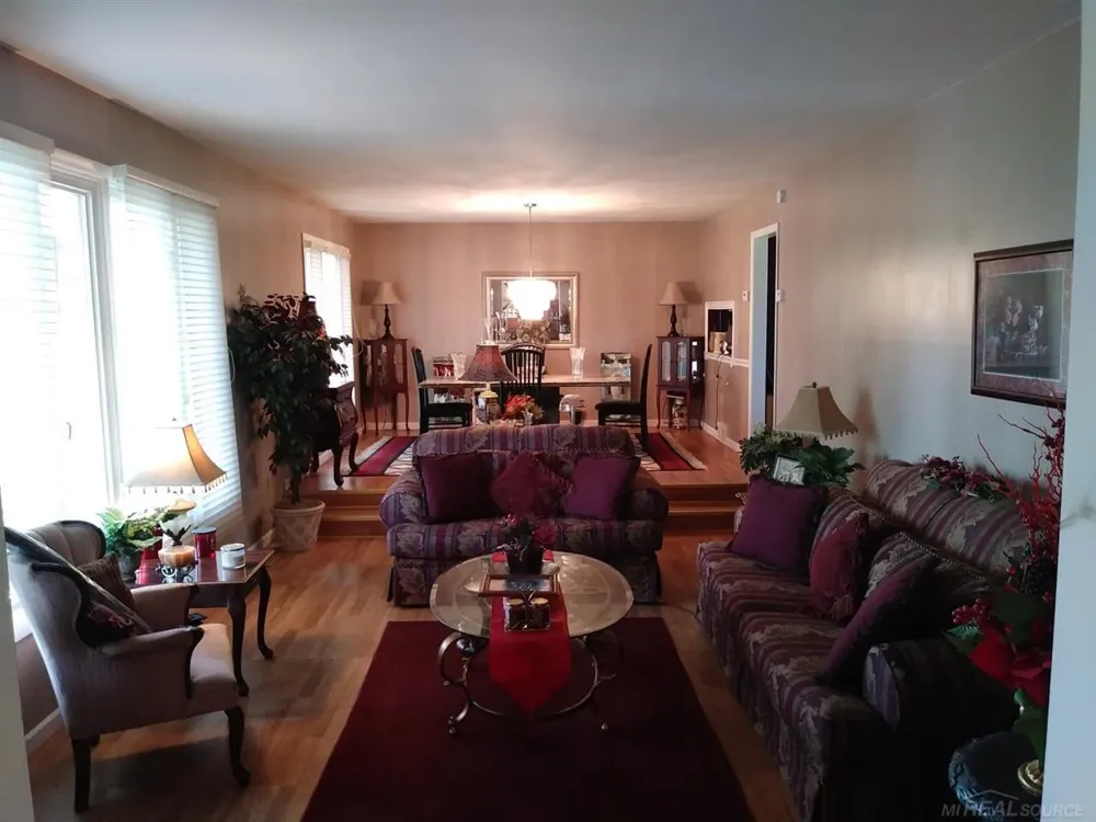 13775 mesmer Road Berlin Township, MI 48002