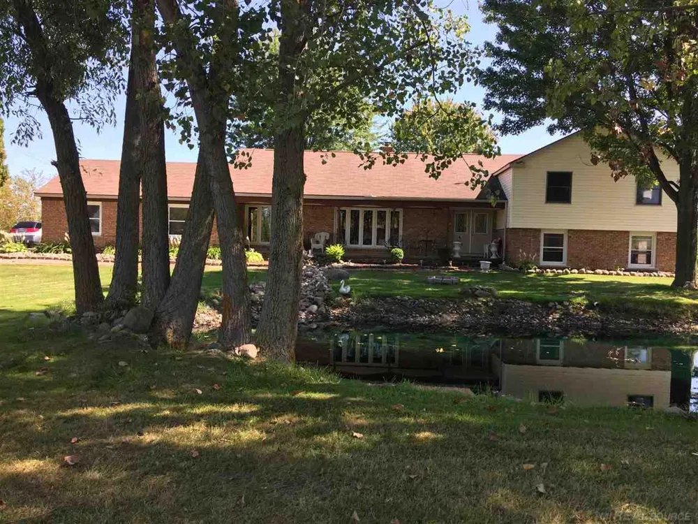 13775 mesmer Road Berlin Township, MI 48002