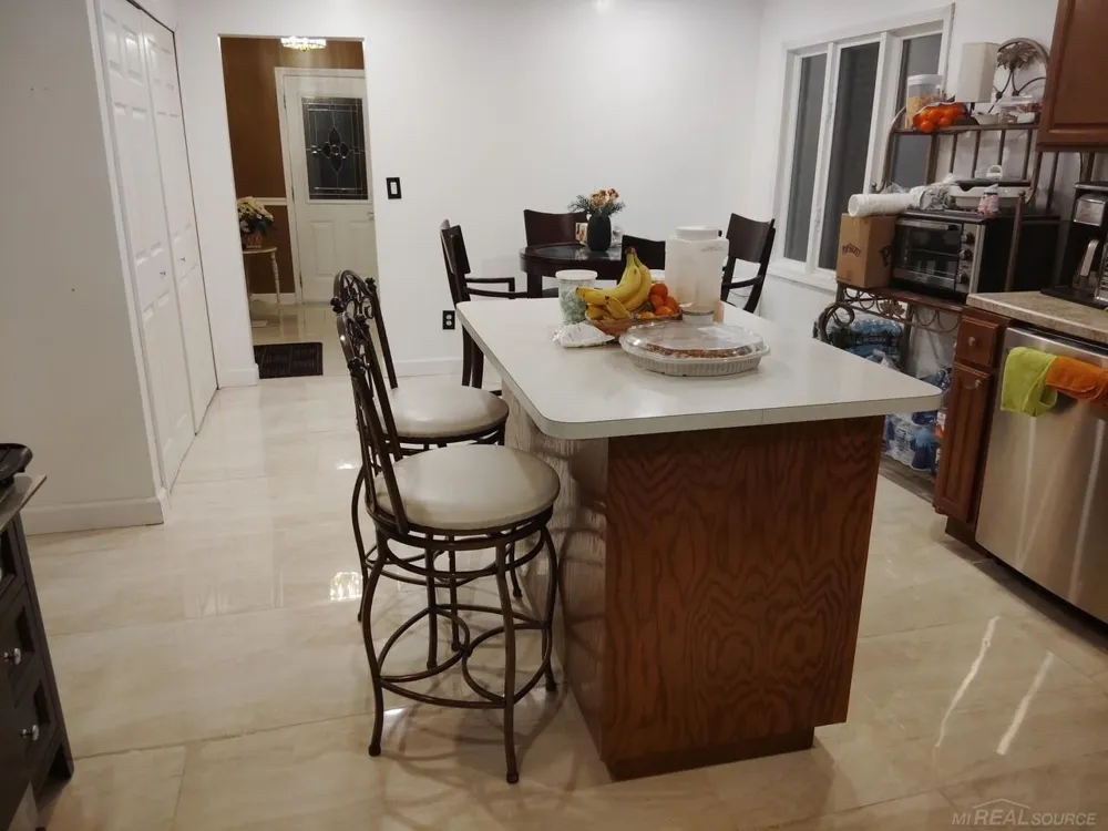 13775 mesmer Road Berlin Township, MI 48002