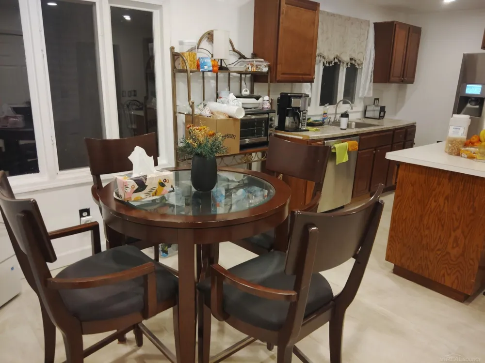 13775 mesmer Road Berlin Township, MI 48002