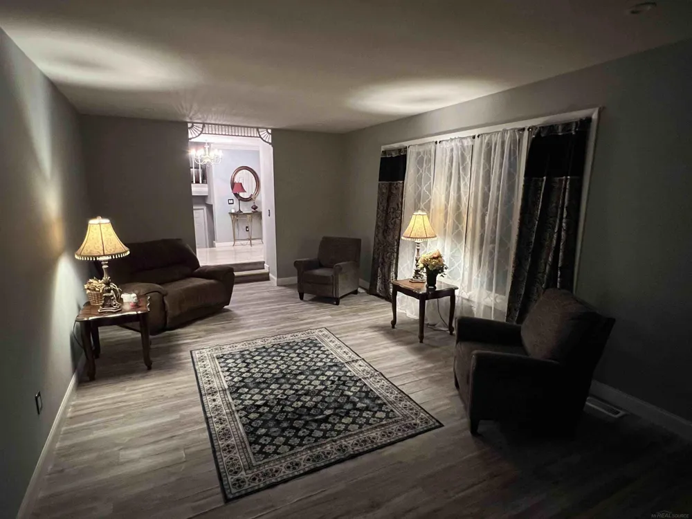 13775 mesmer Road Berlin Township, MI 48002