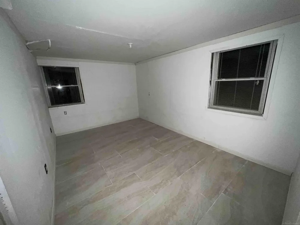 13775 mesmer Road Berlin Township, MI 48002