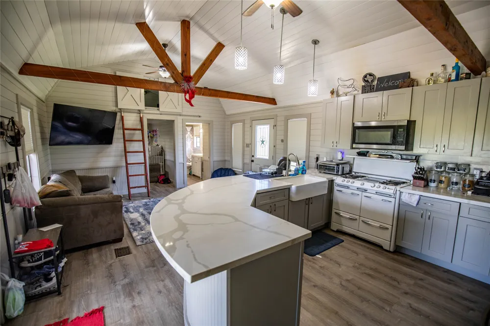 9393 Us Highway 87 E Westhoff, TX 77994
