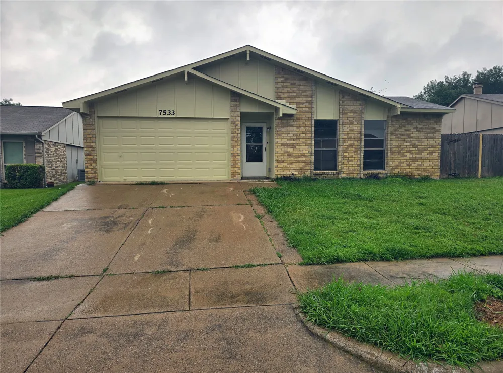 7533 Parkwood Lane