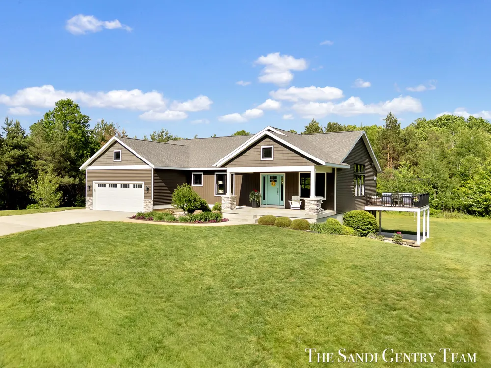 12400 Lincoln Farms Drive Grand Haven, MI 49417