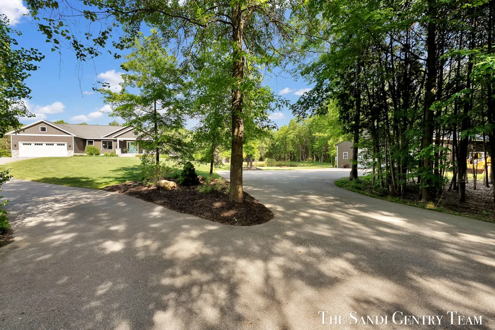 12400 Lincoln Farms Drive Grand Haven, MI 49417