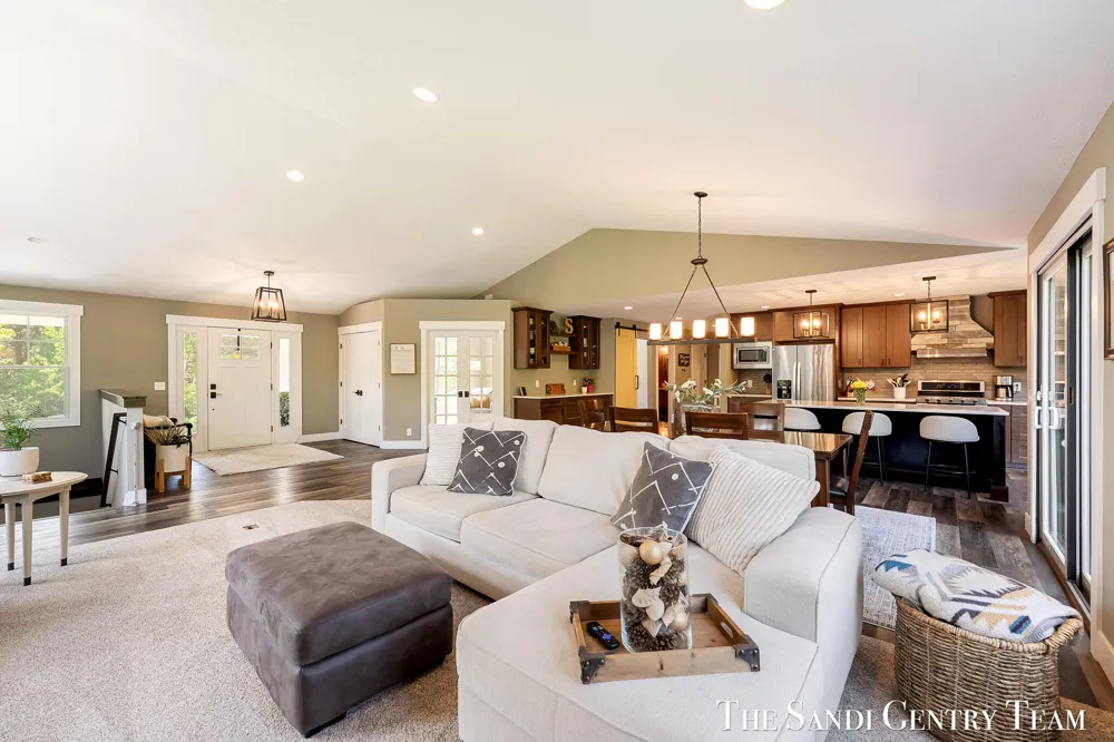 12400 Lincoln Farms Drive Grand Haven, MI 49417