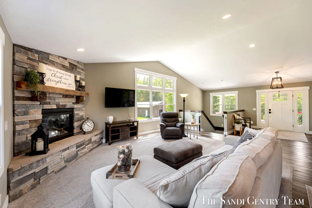 12400 Lincoln Farms Drive Grand Haven, MI 49417