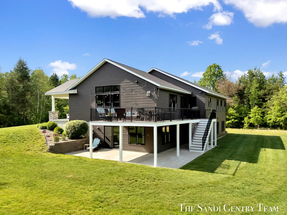 12400 Lincoln Farms Drive Grand Haven, MI 49417