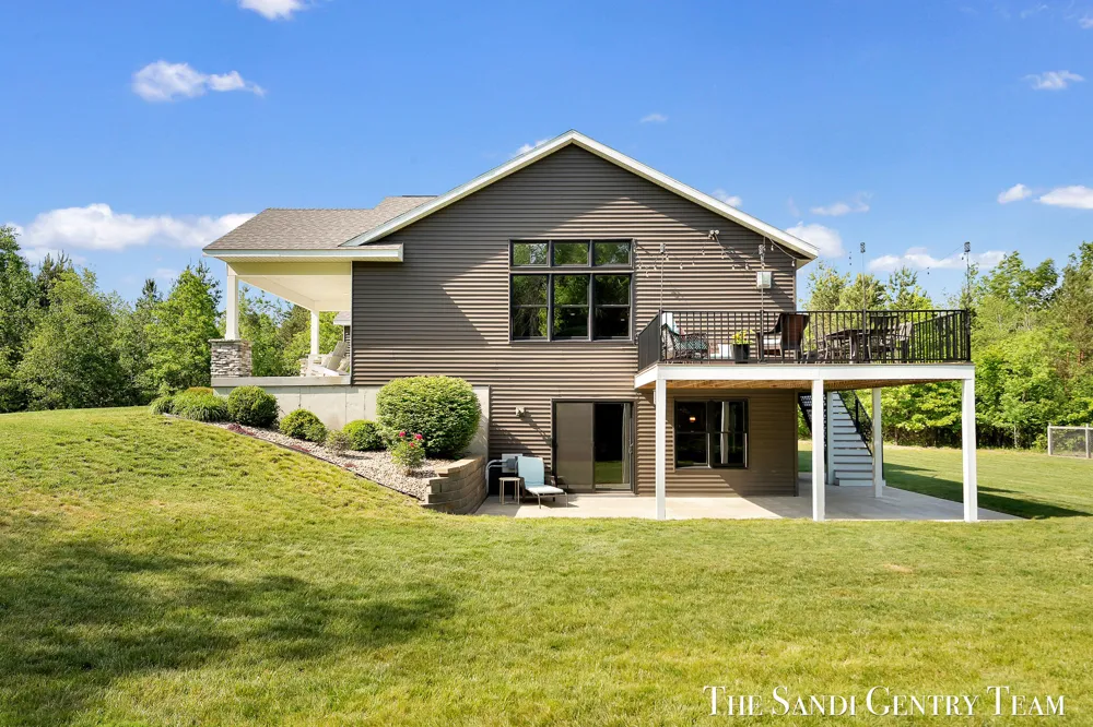 12400 Lincoln Farms Drive Grand Haven, MI 49417