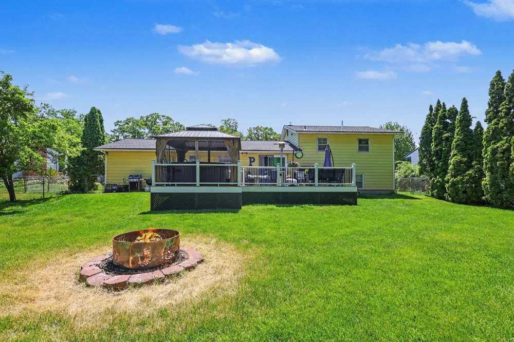 1852 Castle Avenue Norton Shores City, MI 49441