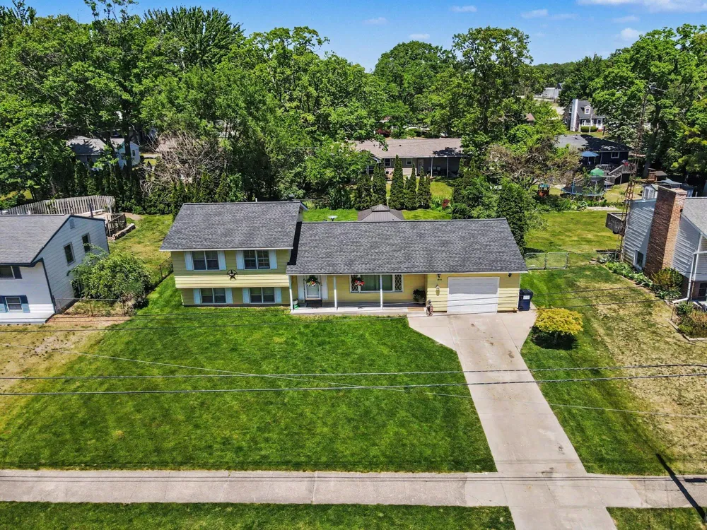1852 Castle Avenue Norton Shores City, MI 49441