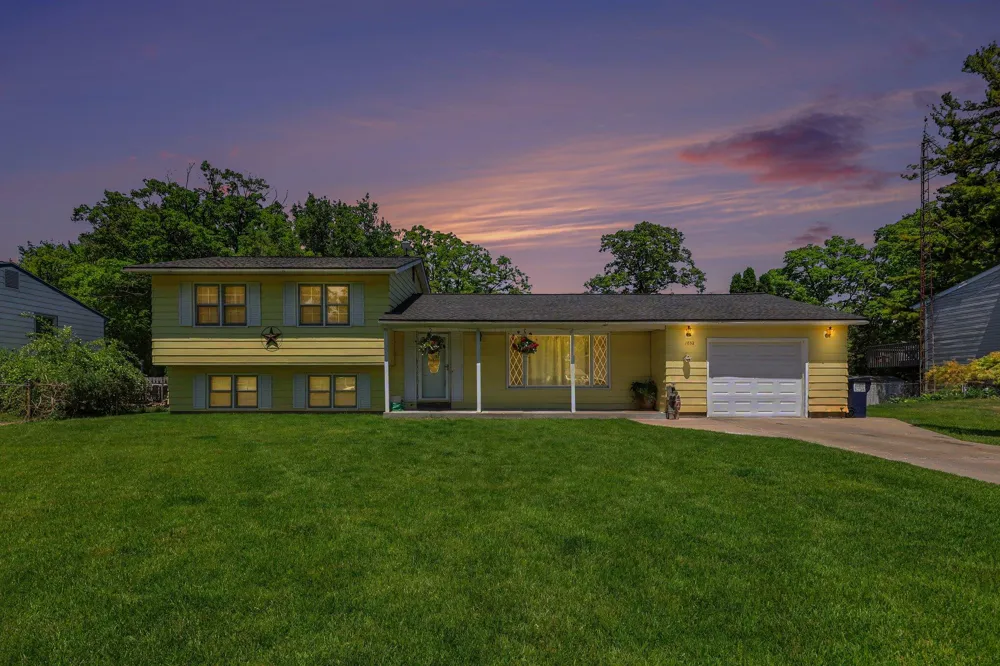 1852 Castle Avenue Norton Shores City, MI 49441